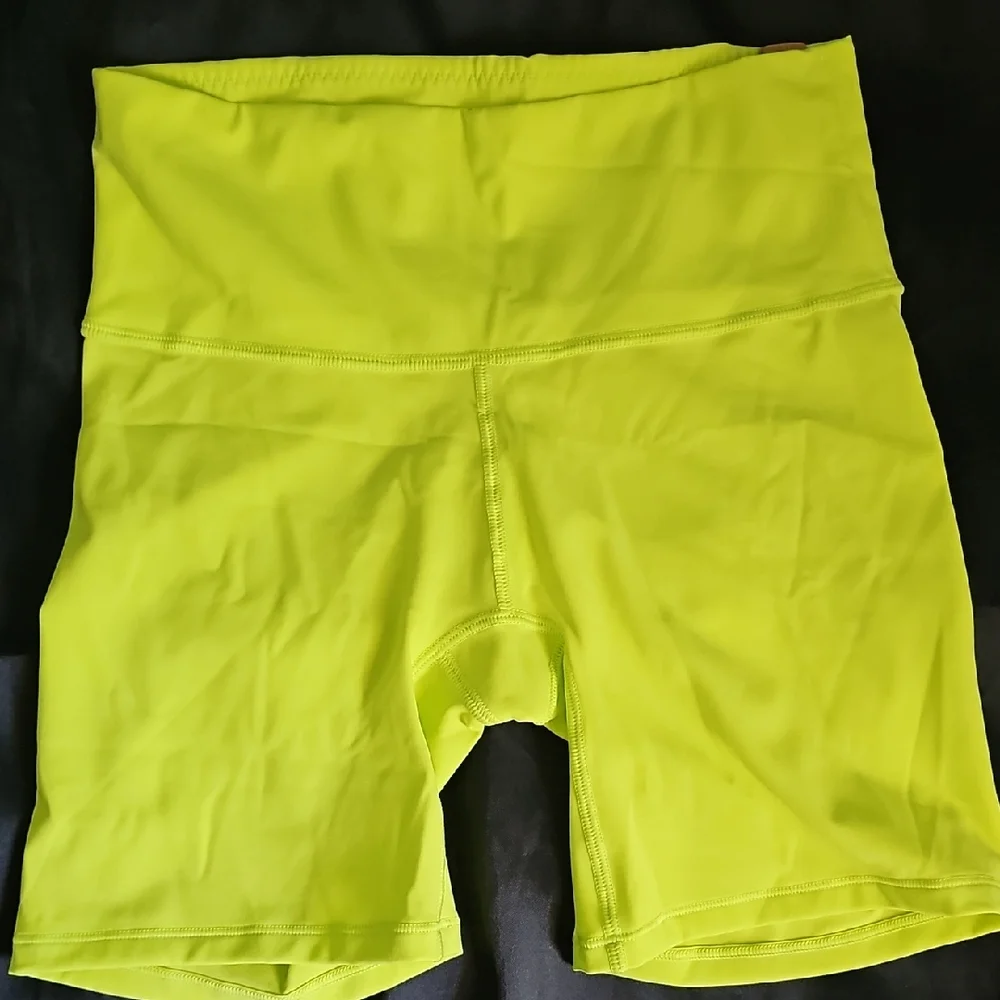 💛 SKIMS NWT High Waist Short color Daffodil 💛 💰One Day Sale💰 - Picture 4 of 10